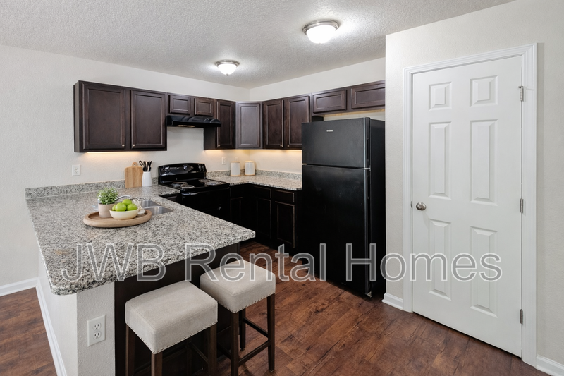 6543 Zora St - Photo 4 of 14