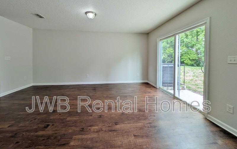 6543 Zora St - Photo 7 of 14