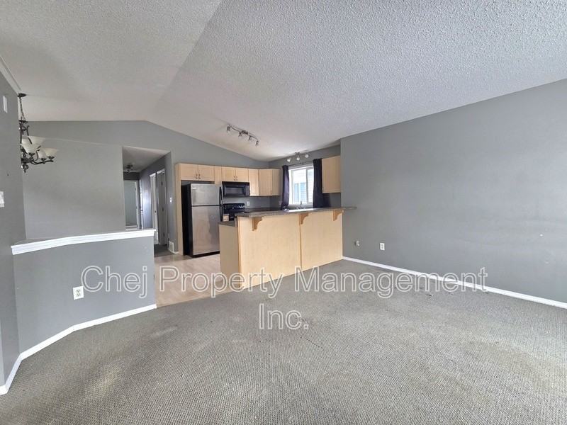 148 Brintnell Blvd Nw - Photo 2 of 14