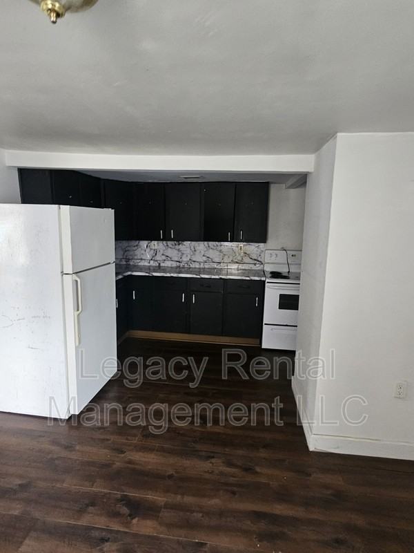 533 W Shawnee Ave 2nd Fl - Photo 3 of 9