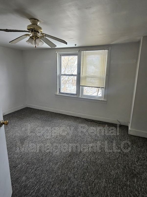 533 W Shawnee Ave 2nd Fl - Photo 5 of 9