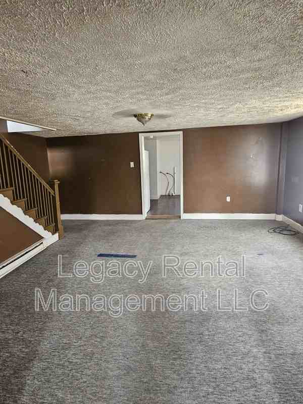 533 W Shawnee Ave 2nd Fl - Photo 6 of 9