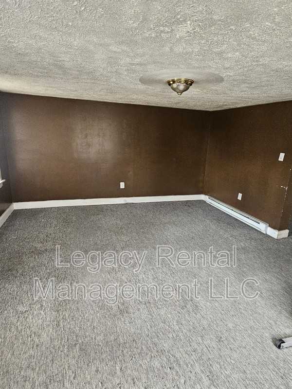 533 W Shawnee Ave 2nd Fl - Photo 7 of 9