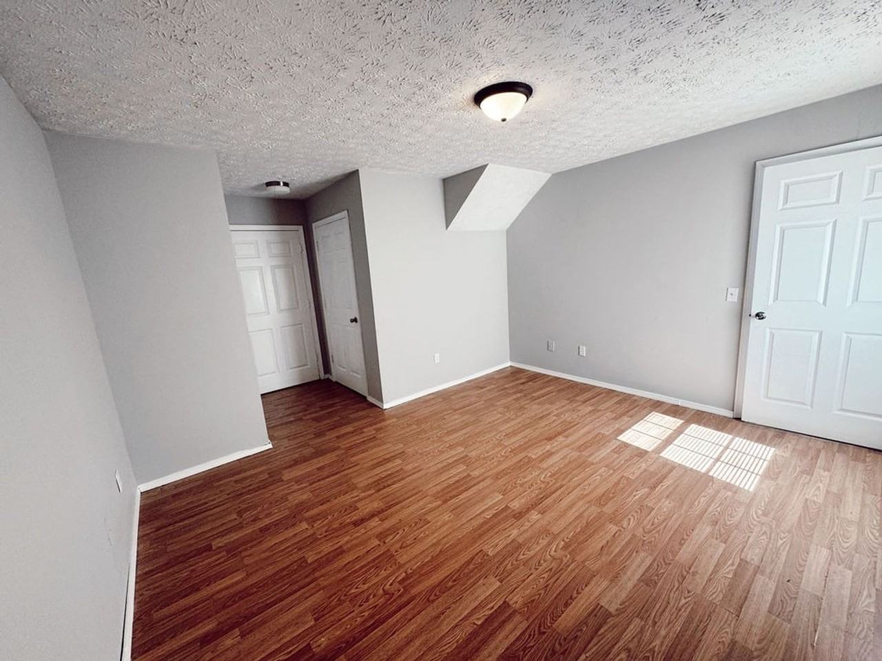 Valley View Apartments - Photo 4 of 50