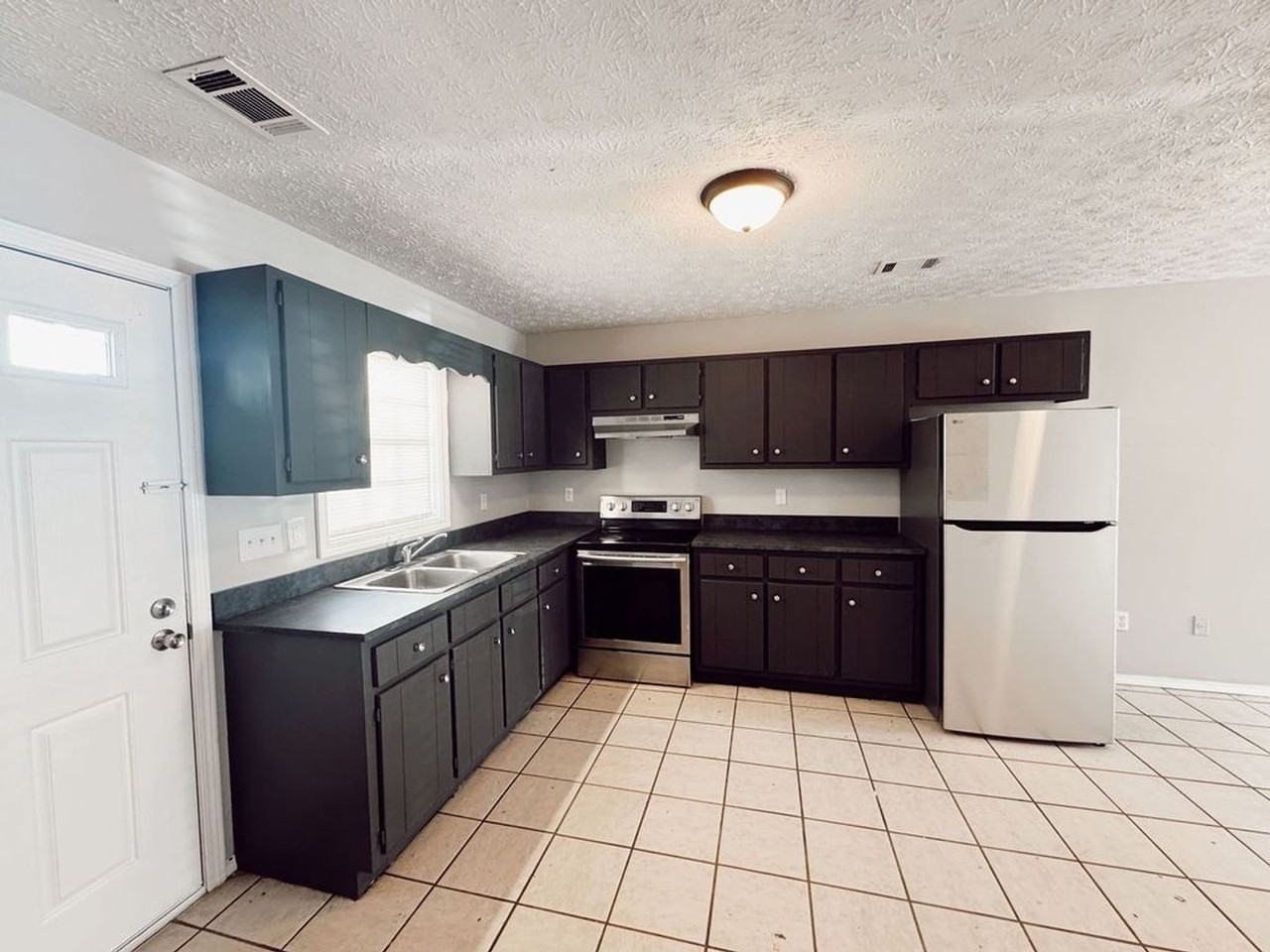 Valley View Apartments - Photo 7 of 50