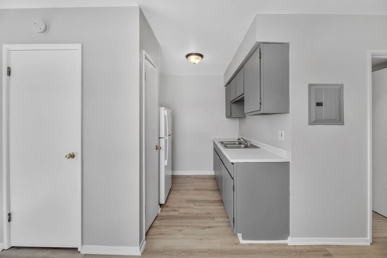 930 Snider Road - Photo 5 of 24