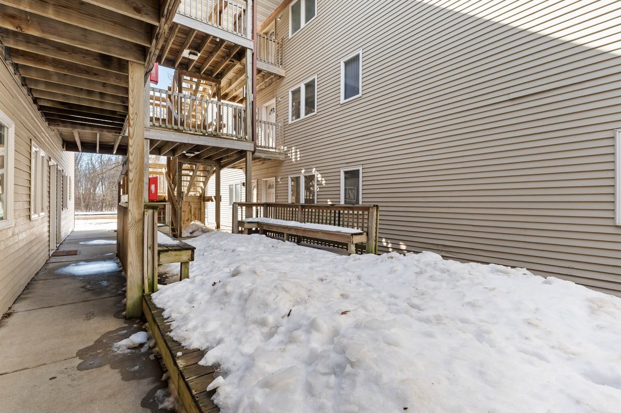 428 Stonehaven Drive - Photo 2 of 50