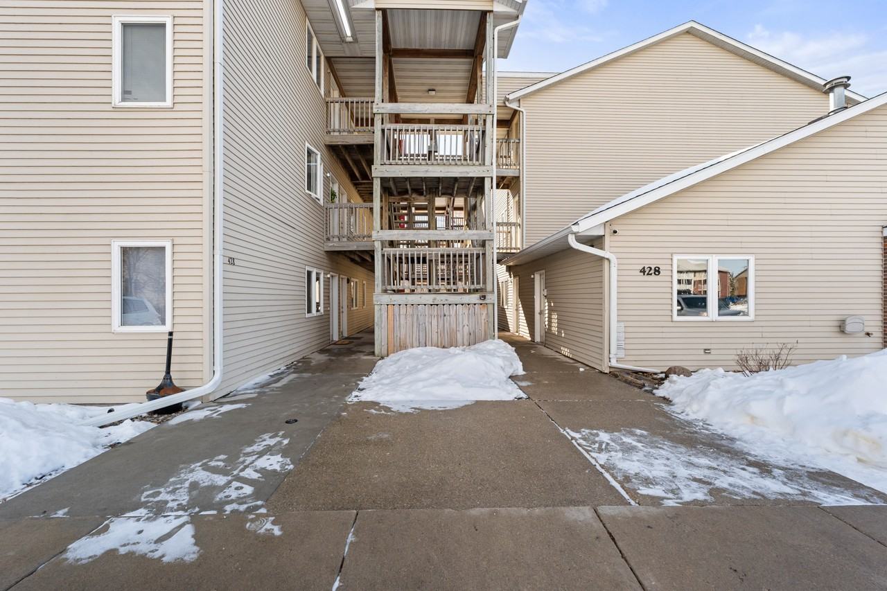 428 Stonehaven Drive - Photo 3 of 50