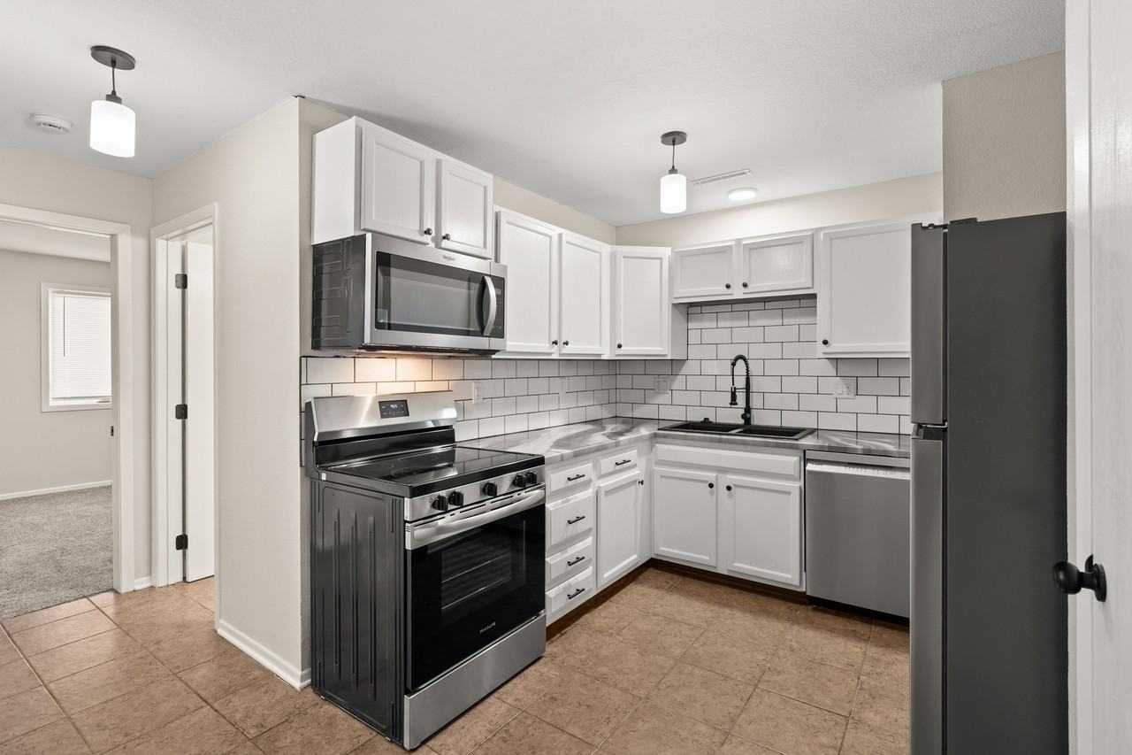 428 Stonehaven Drive - Photo 3 of 50