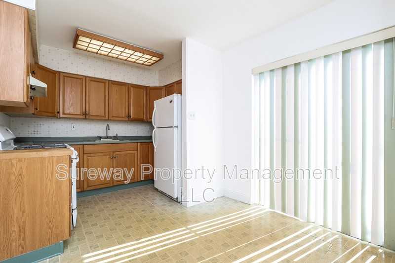 1004 W Oregon Ave - Photo 4 of 14