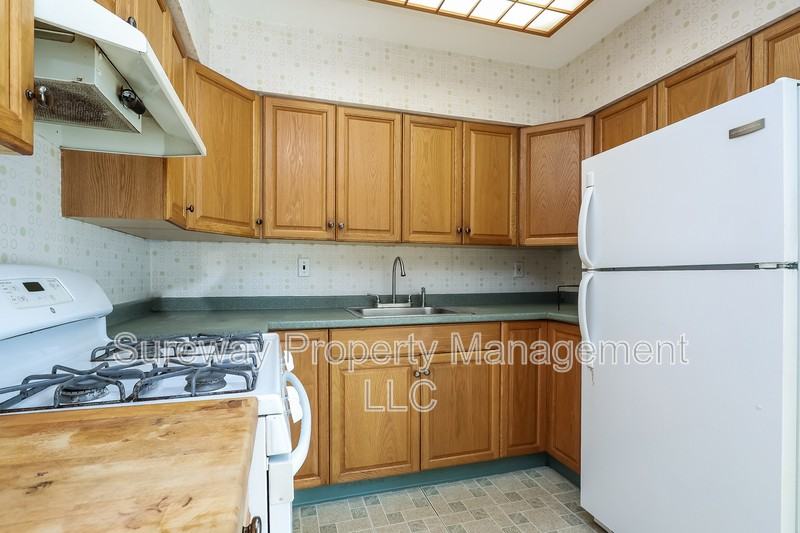 1004 W Oregon Ave - Photo 6 of 14