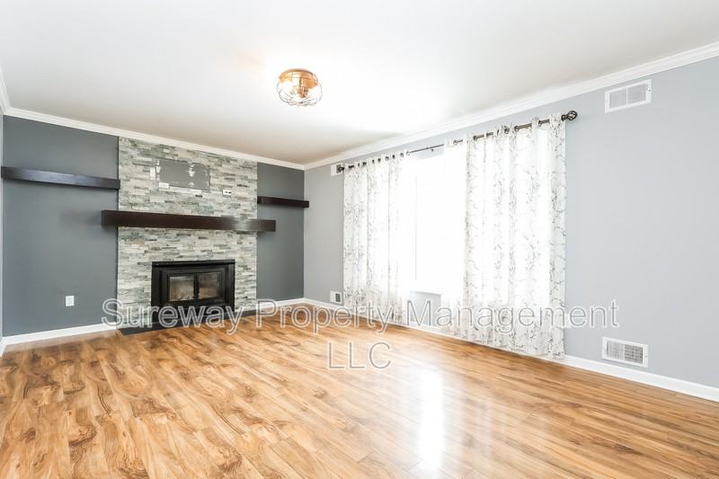 32 Oakwood Pl - Photo 2 of 20