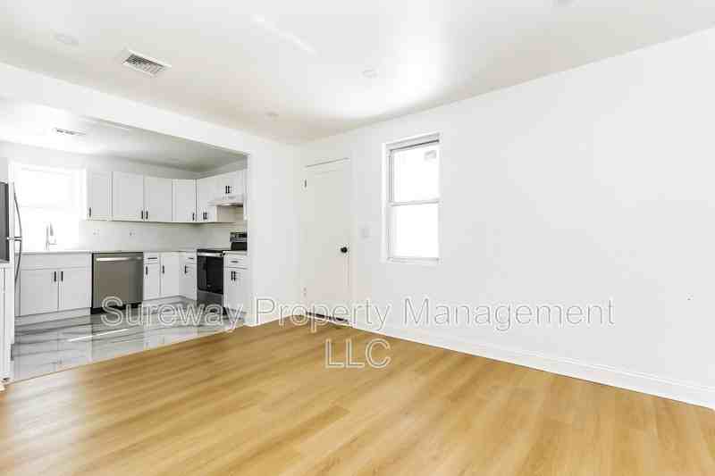 300 Monroe Ave #B - Photo 5 of 17