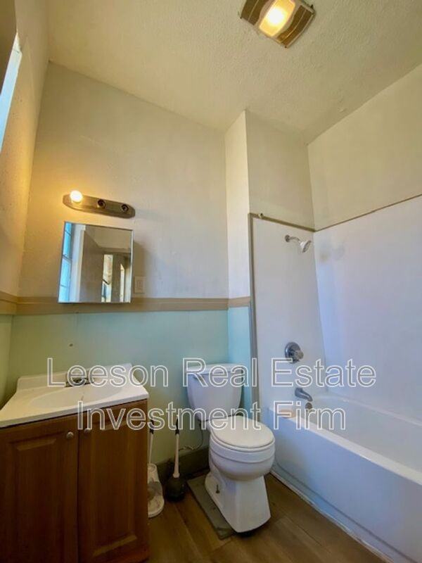 517 Stoner Ave - Photo 6 of 9