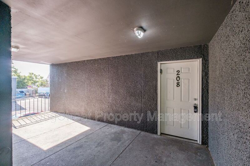 208 5th Ave Se #202 - Photo 7 of 50