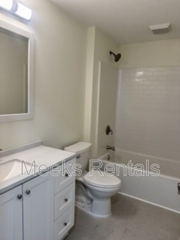 310 68th St Se #B - Photo 6 of 11