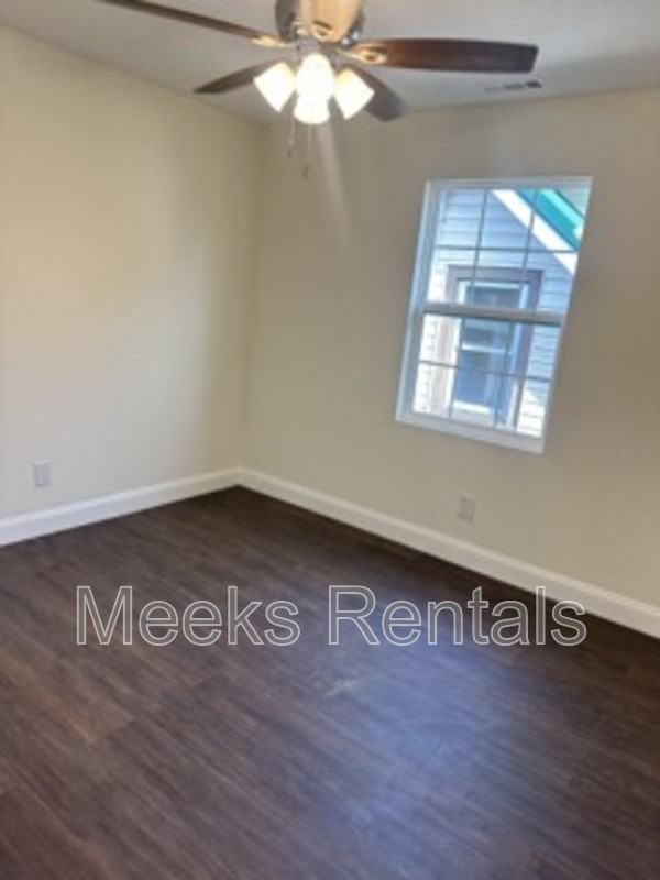 310 68th St Se #B - Photo 7 of 11