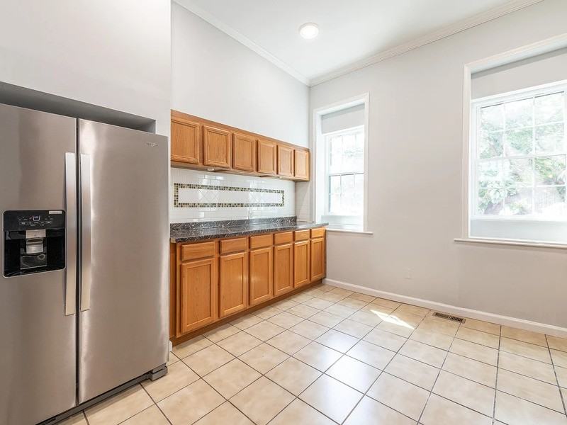 951 N 6th St - Photo 3 of 15