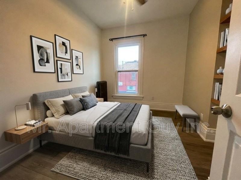 57 Barton St E #1 - Photo 2 of 9