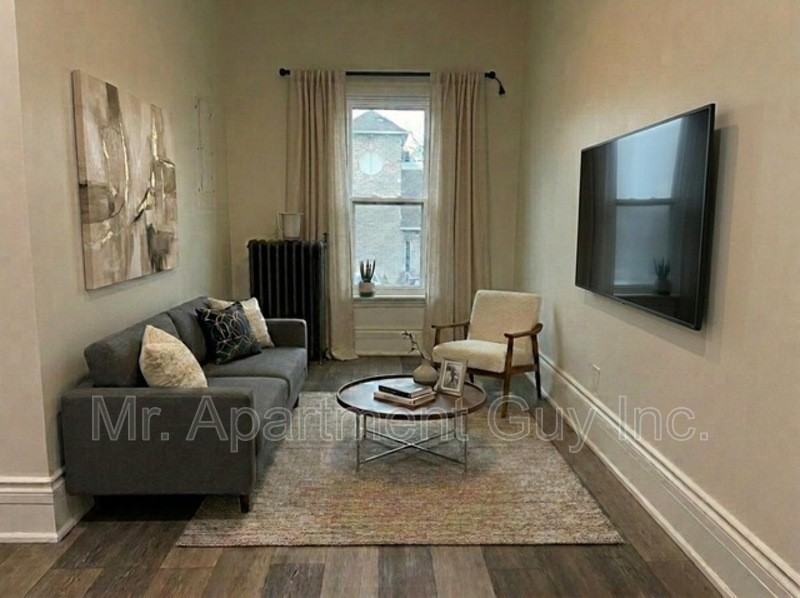 57 Barton St E #1 - Photo 5 of 9