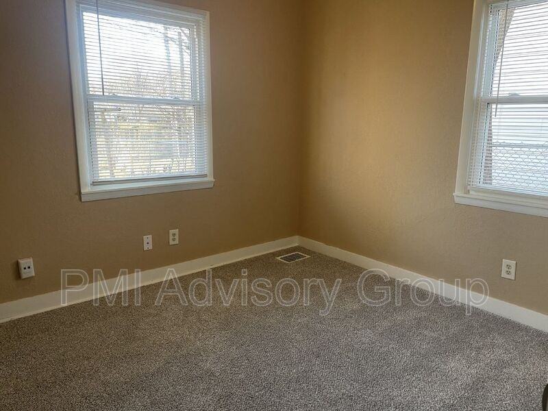 3510 Sw Clare Ave - Photo 3 of 17