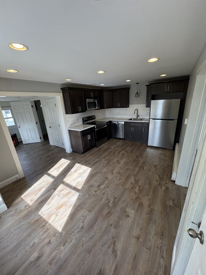 120 South State Street - Photo 4 of 18