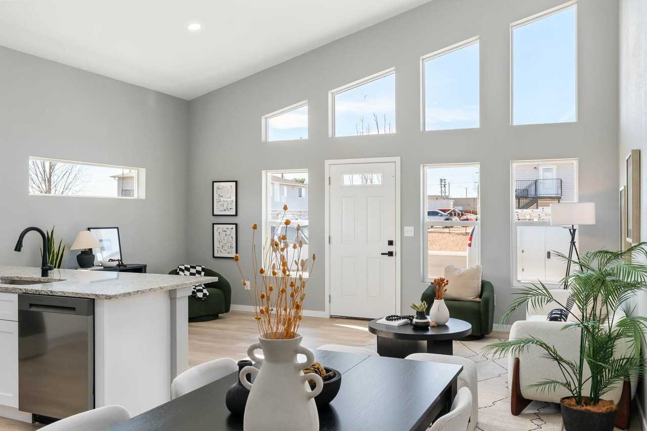 4120 Idaho Street - Photo 5 of 20