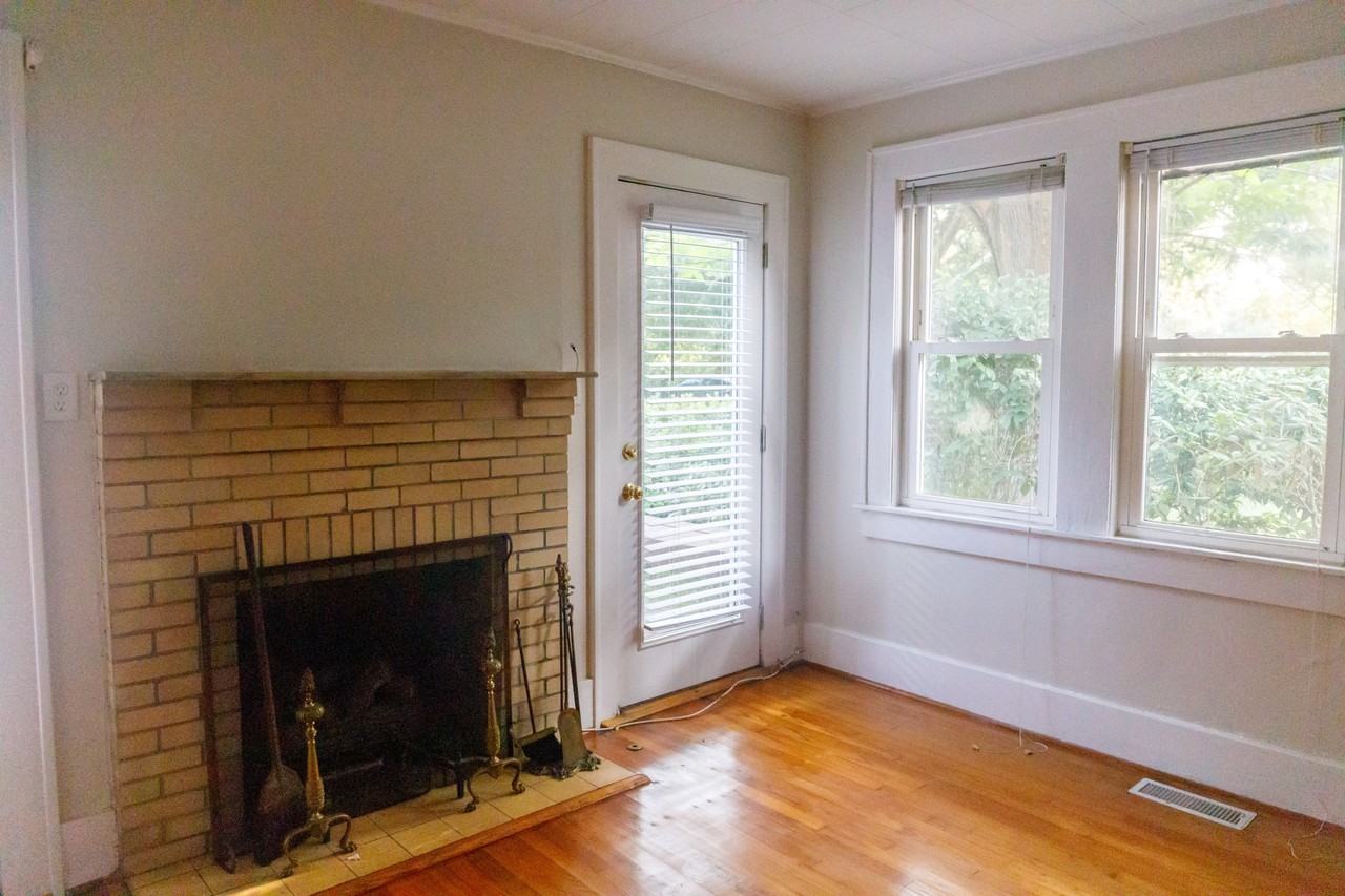 323 Riverland Drive - Photo 3 of 39