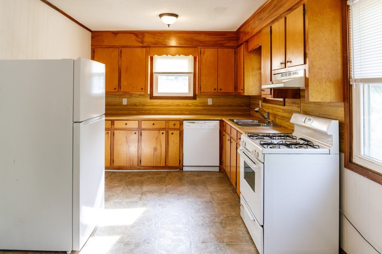 323 Riverland Drive - Photo 4 of 25