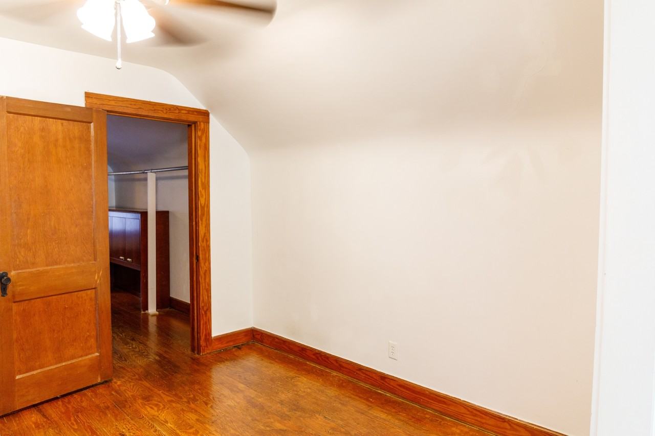 323 Riverland Drive - Photo 6 of 25