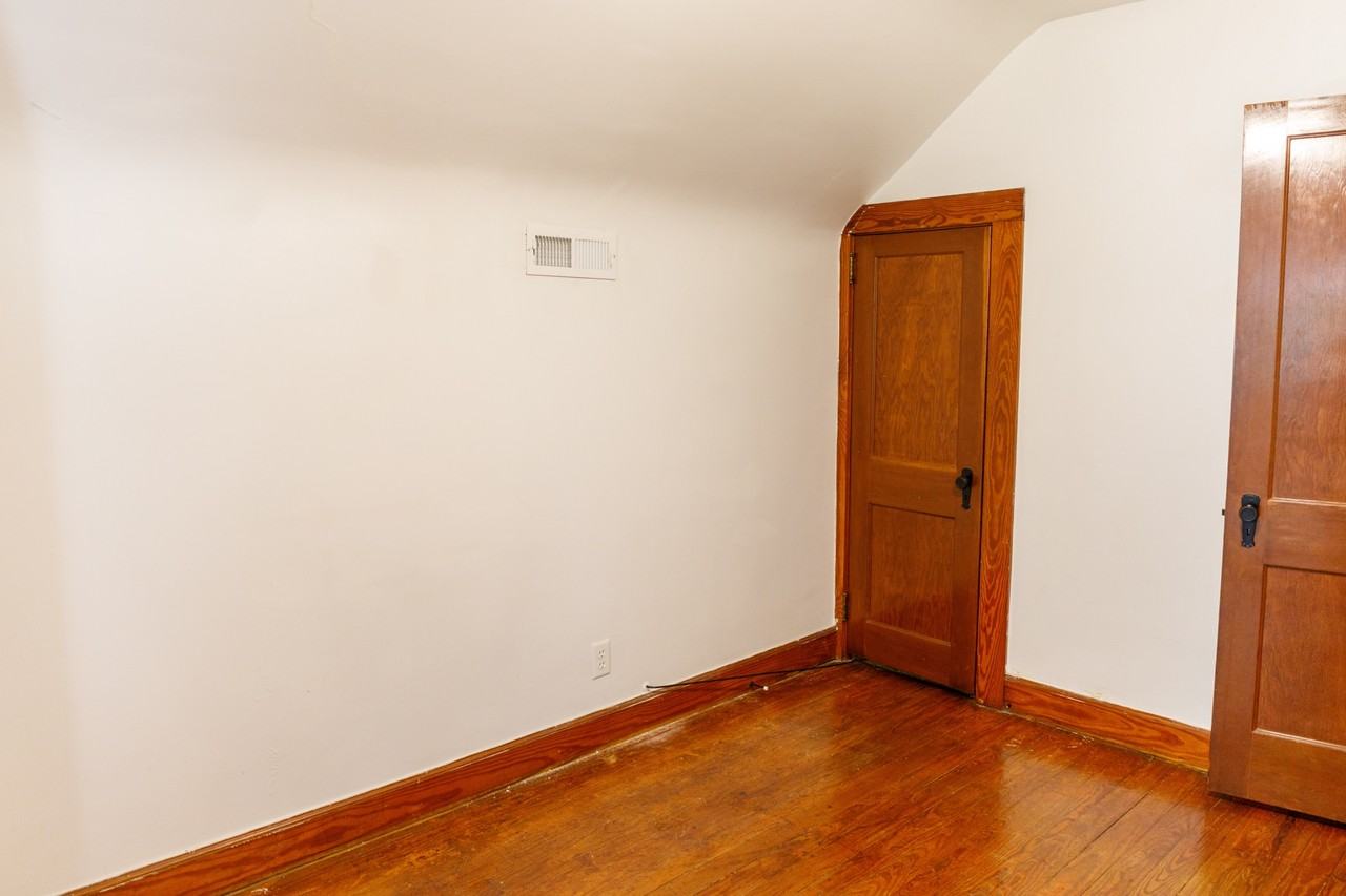 323 Riverland Drive - Photo 7 of 25