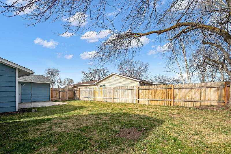 1430 N West 14th St - Photo 7 of 24