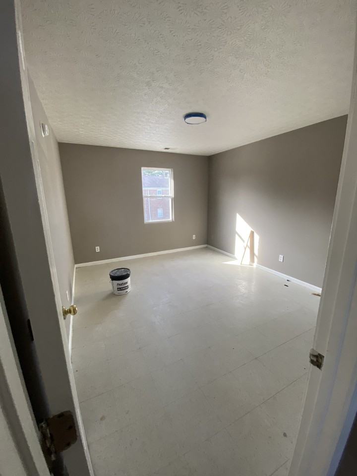 979 Bryant Way - Photo 5 of 6