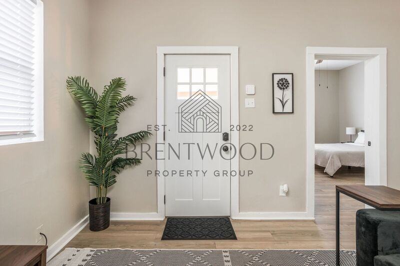 929 N Tremont St - Photo 5 of 23