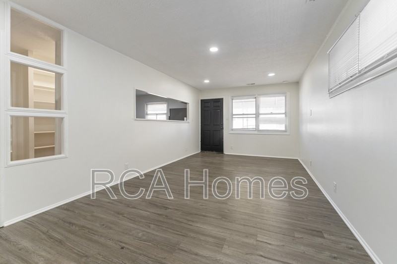 947 Albany St - Photo 2 of 11