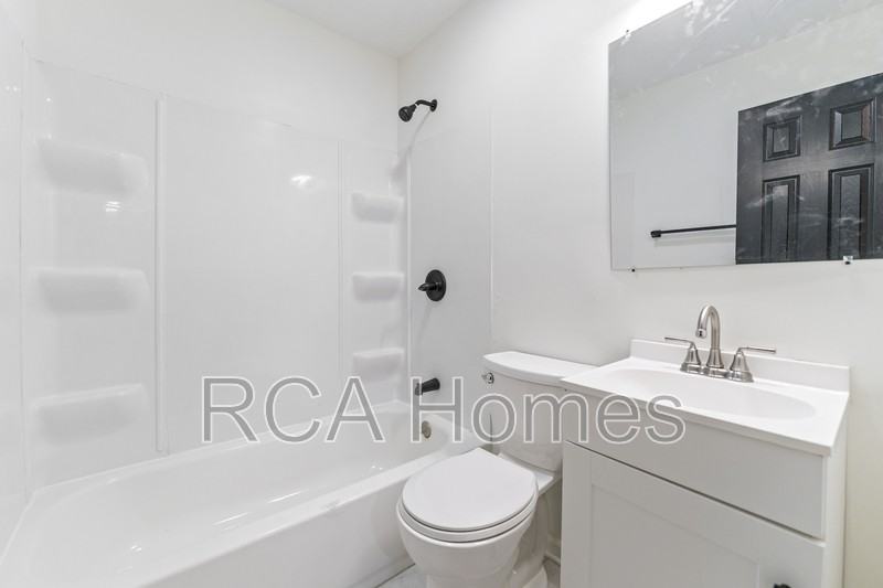 947 Albany St - Photo 7 of 11