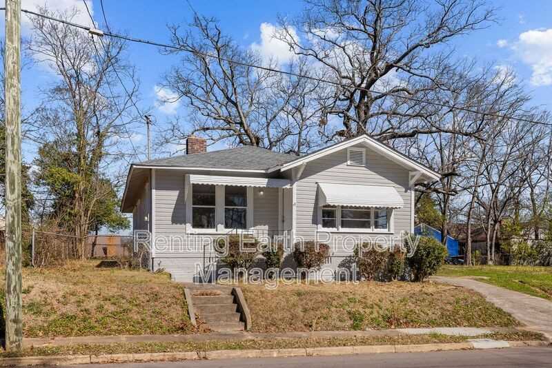 3009 Prince Ave - Photo 2 of 16