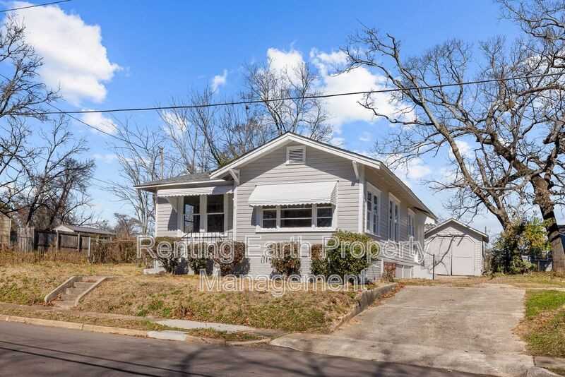 3009 Prince Ave - Photo 4 of 16