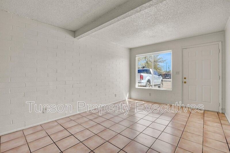 3131 N Treat Ave - Photo 7 of 19