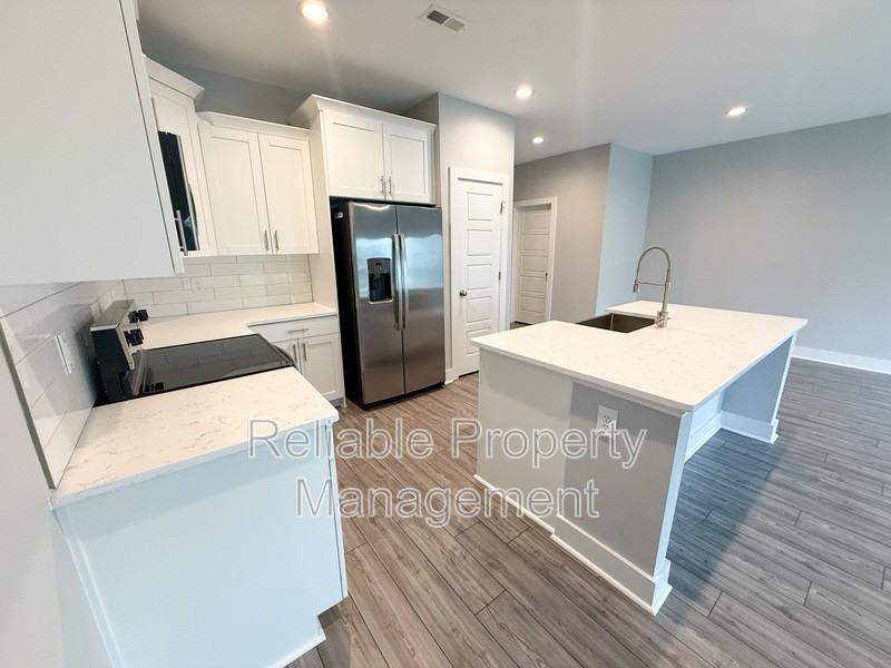 20 Slater Dr - Photo 2 of 12