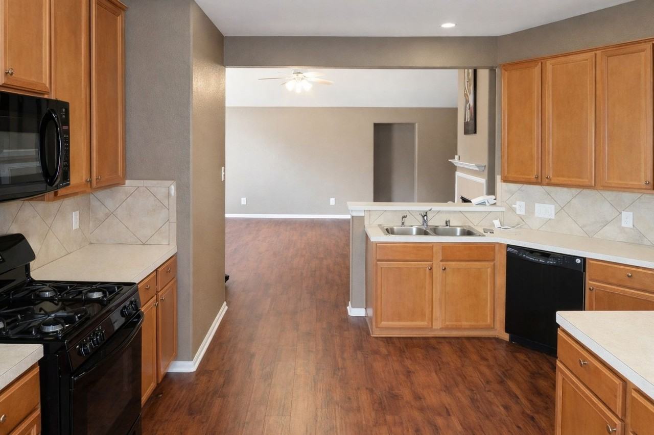 5011 Forest Hurst Gln - Photo 5 of 13