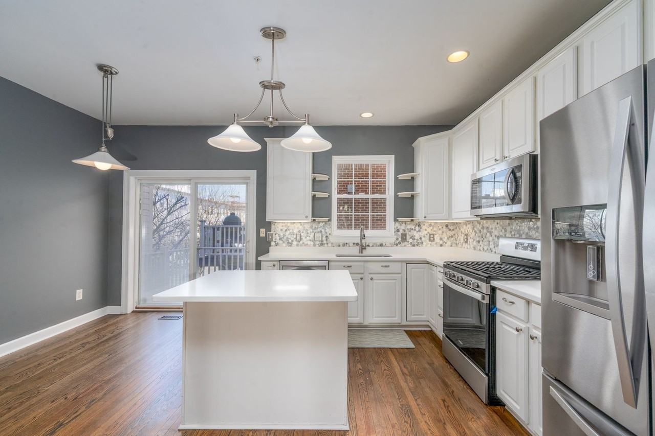 3212 Toone St - Photo 4 of 33