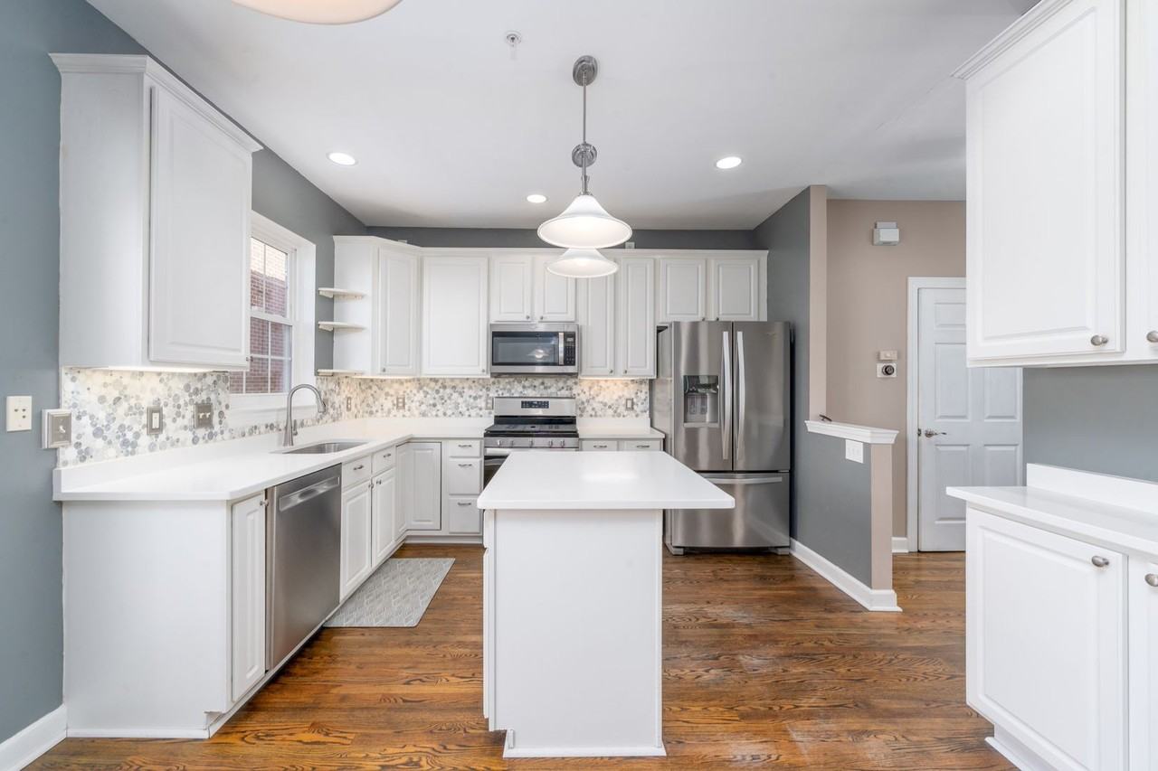 3212 Toone St - Photo 5 of 33