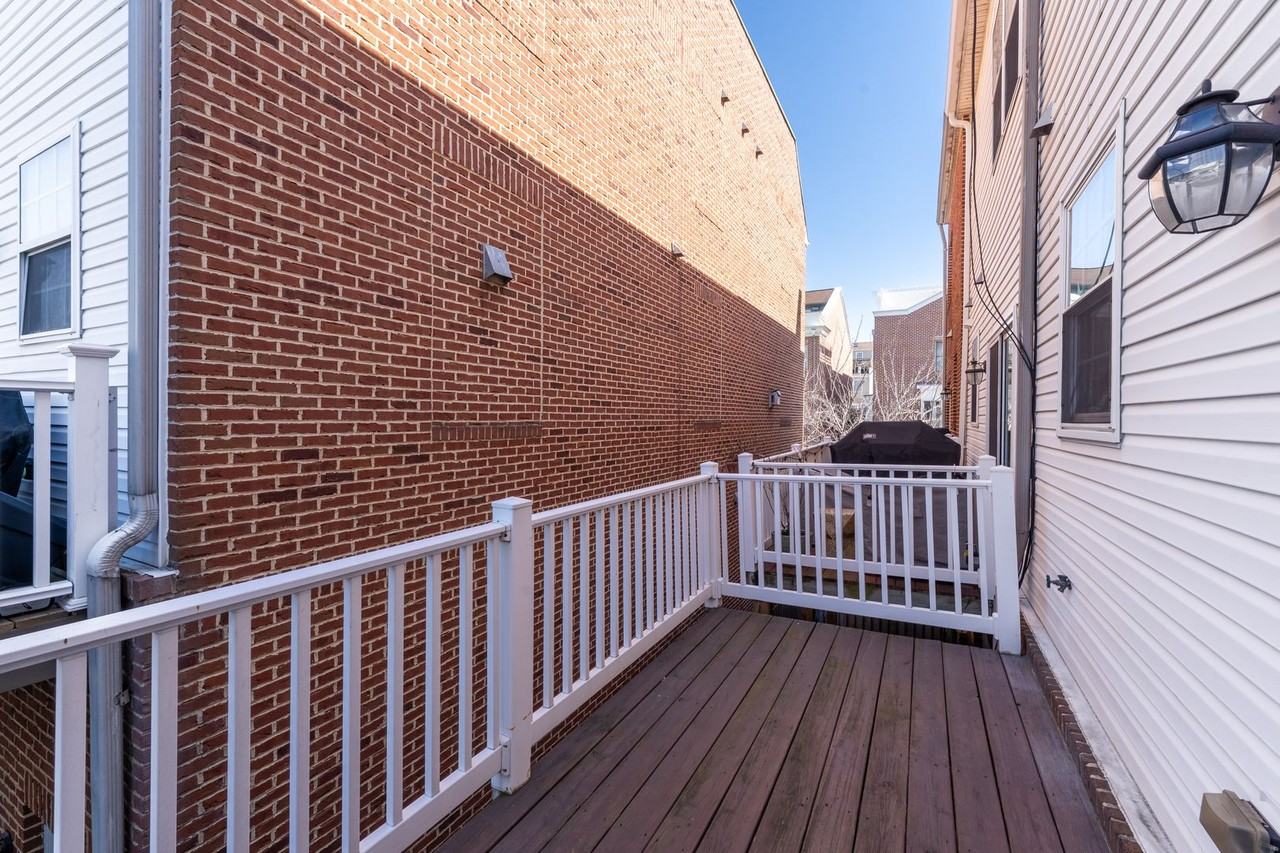 3212 Toone St - Photo 7 of 33