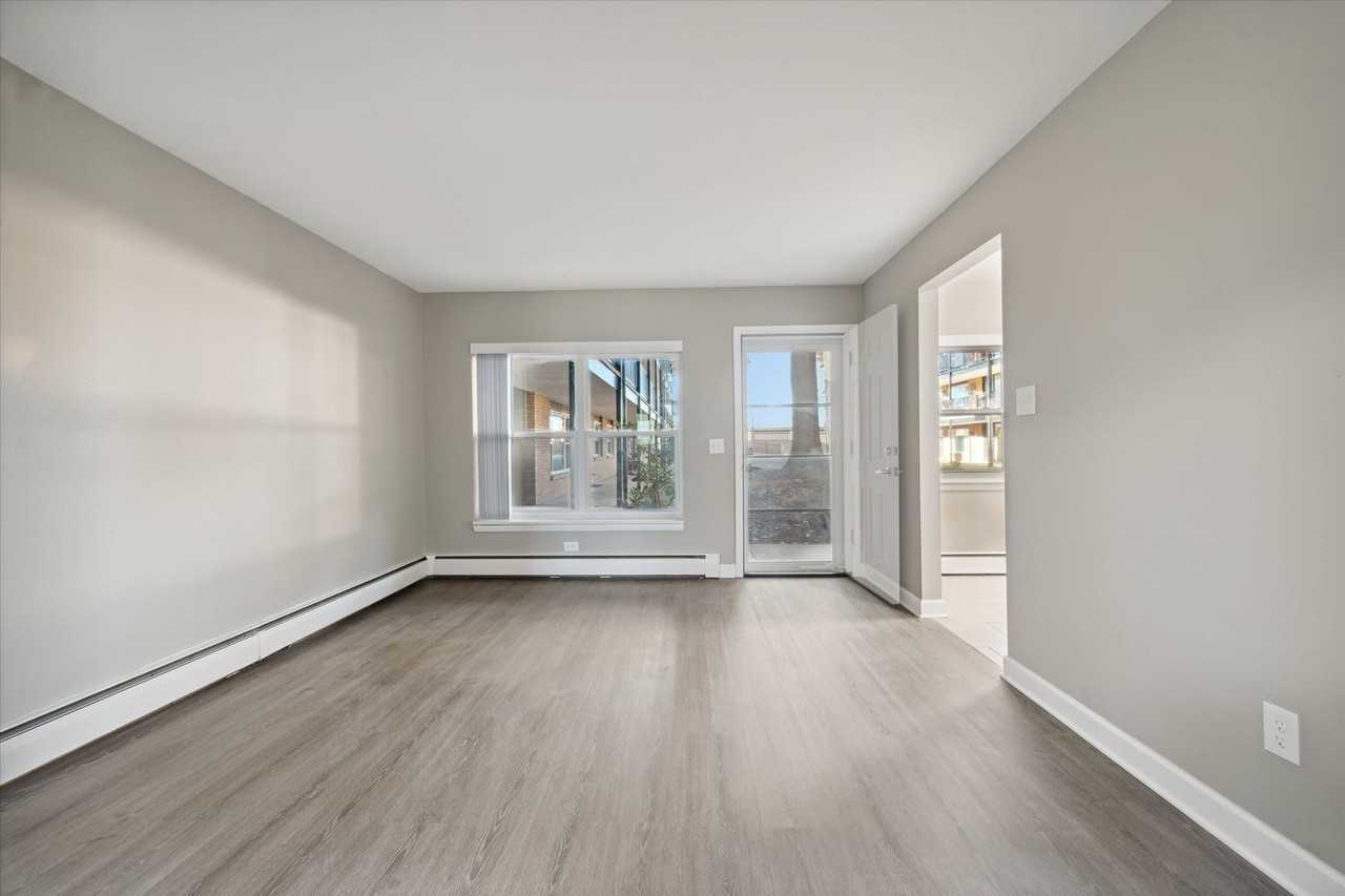 3838 W Sylvania Ave - Photo 2 of 11