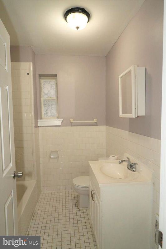 1709 Gwynns Falls Pkwy ##2 - Photo 3 of 8
