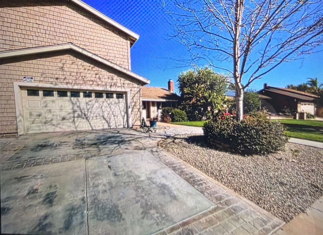 1490 Sierra Madre Dr - Photo 3 of 24