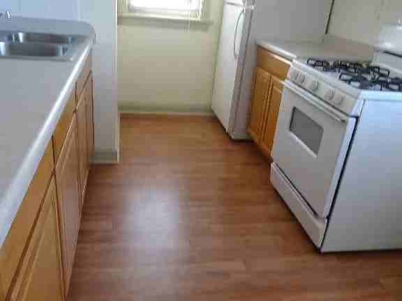 121 Elmwood Ave - Photo 7 of 10