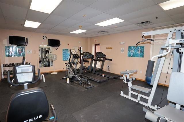 301 Harbour Town Dr ##304 - Photo 5 of 11