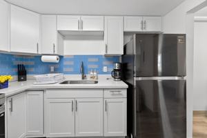 featured image of 801 Andrews Ave ##2
